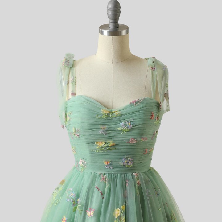 Elegant Embroidered Tulle Ball Gown – Statement Evening Wear