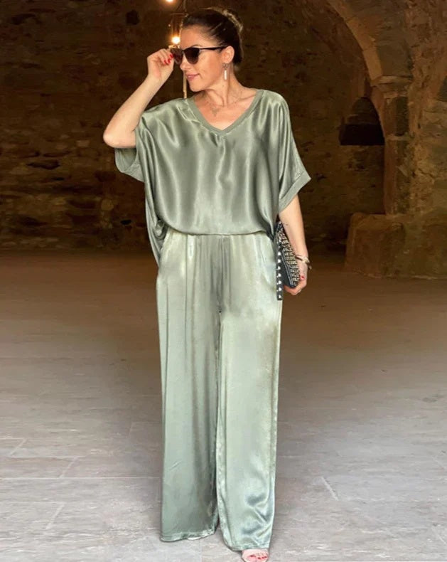 Elegant Two-Piece Women's Set (Top & Pants)