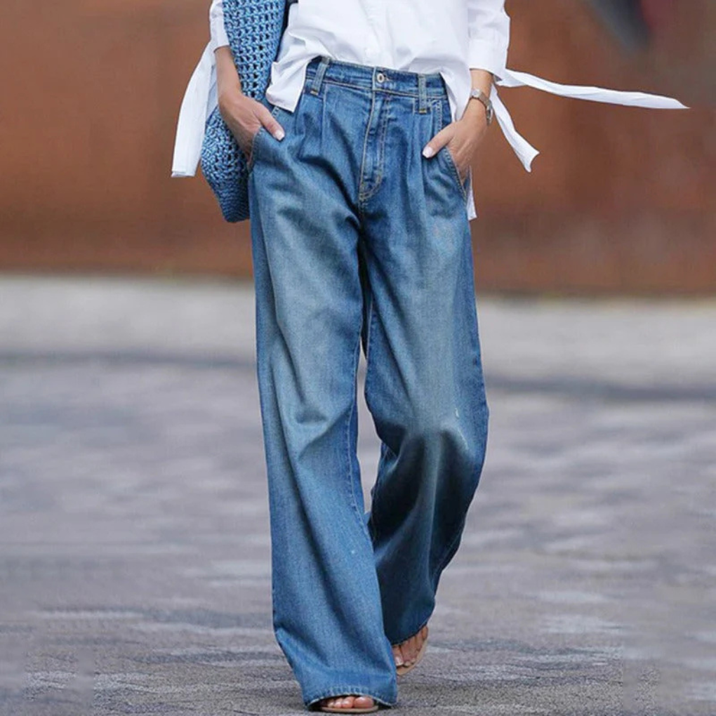 Women’s Wide-Cut Jeans